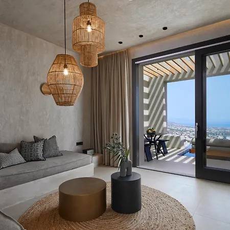 North Santorini - A Luxury Pyrgos Kallistis