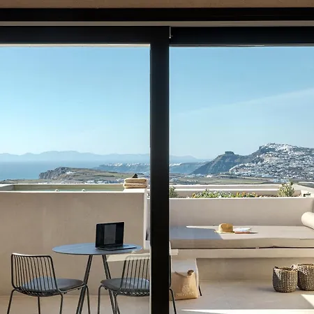 Villa North Santorini - A Luxury Pyrgos Kallistis