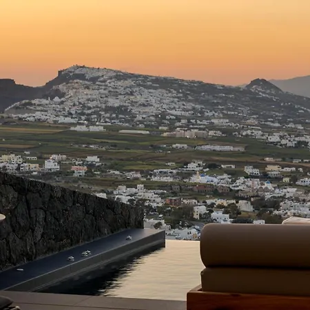 Villa North Santorini - A Luxury Pyrgos Kallistis