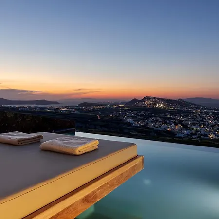 North Santorini - A Luxury Pyrgos Kallistis