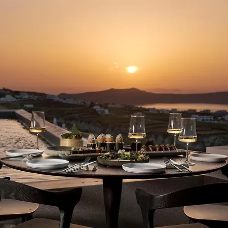 Villa North Santorini - A Luxury *
