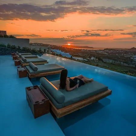 Villa North Santorini - A Luxury