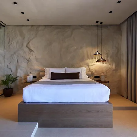 Villa North Santorini - A Luxury Pyrgos Kallistis