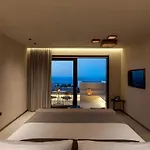 Villa North Santorini - A Luxury Pýrgos