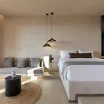 North Santorini - A Luxury * Pýrgos
