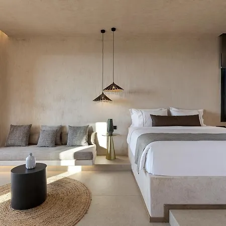 North Santorini - A Luxury * Pýrgos