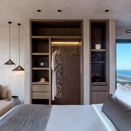 North Santorini - A Luxury Villa Pýrgos