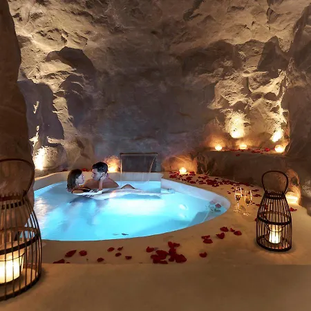 North Santorini - A Luxury * Πύργος