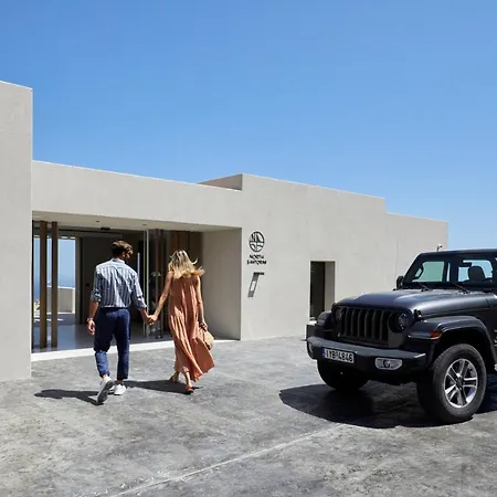 North Santorini - A Luxury Pýrgos