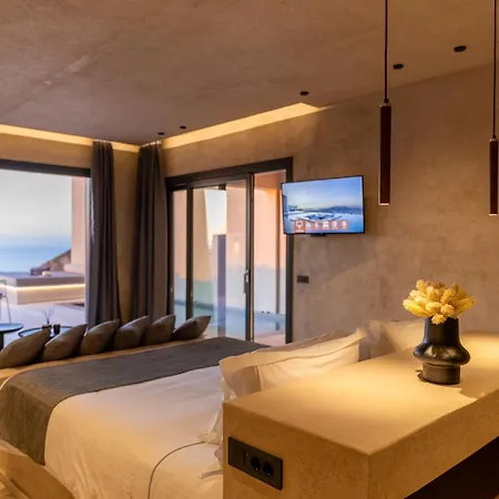 North Santorini - A Luxury Βίλα *