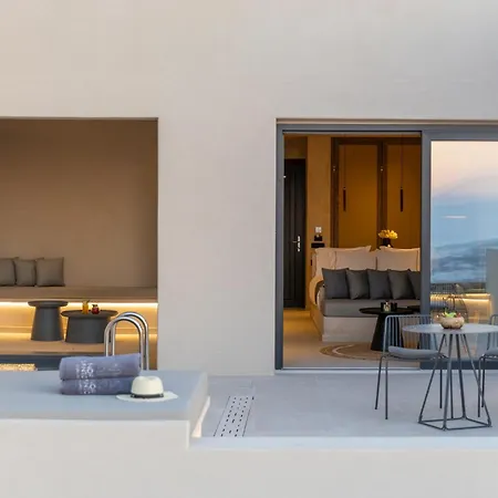 North Santorini - A Luxury Βίλα