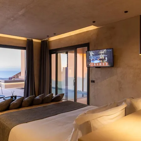 Villa North Santorini - A Luxury Pýrgos