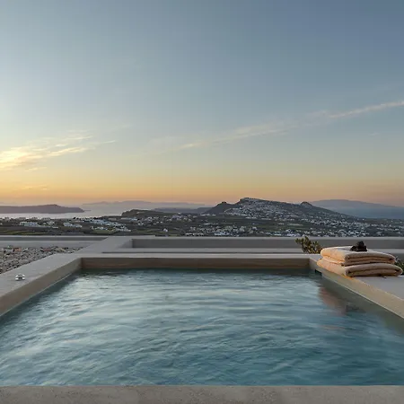 North Santorini - A Luxury 피르고스