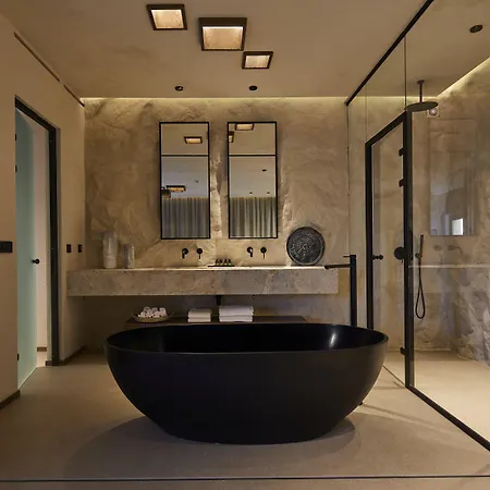 North Santorini - A Luxury * Pýrgos