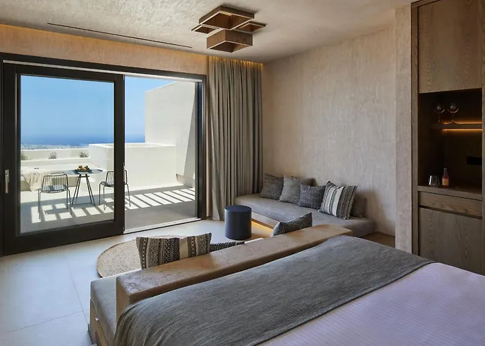 North Santorini - A Luxury Villa Pýrgos