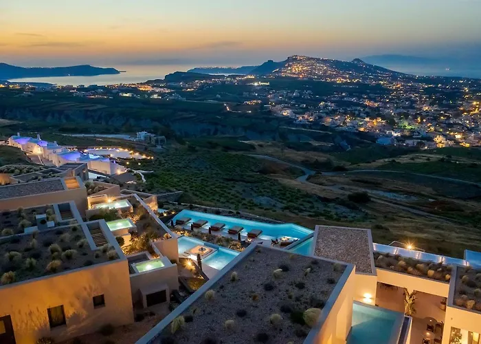 Villa North Santorini - A Luxury *