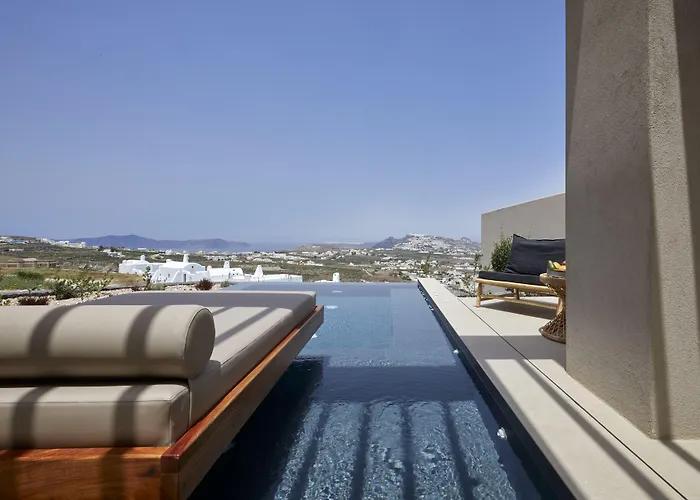 North Santorini - A Luxury Villa Pýrgos