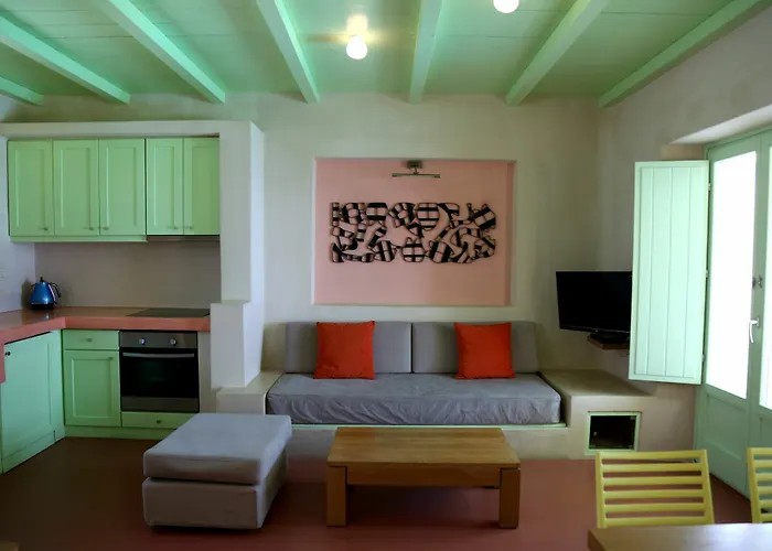 North Santorini - A Luxury Villa Pýrgos